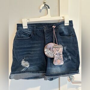 NWT Hydraulic Stretch Jean “wedgie” shorts, size 6